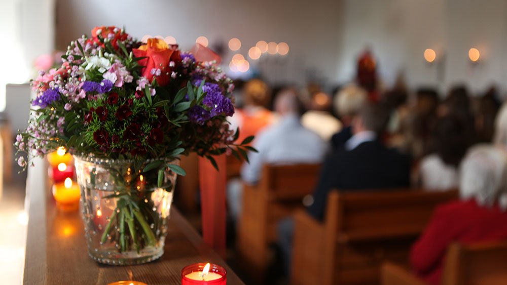 How to Plan a Meaningful Memorial Service
