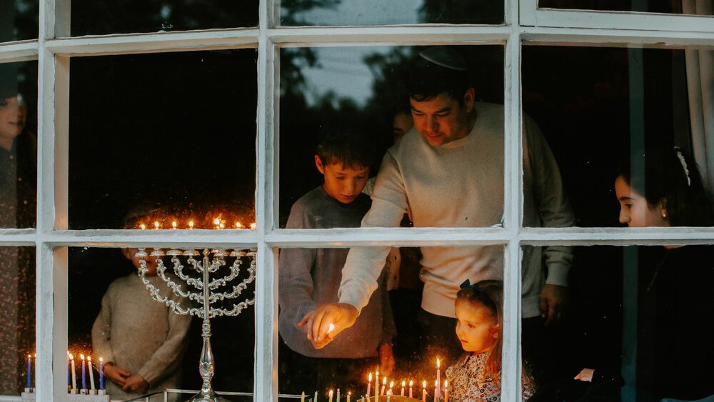 Special Ways To Remember A Loved One During The Hanukkah Season